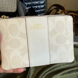Coach Signature Corner Zip Wristlet / Wallet –  White